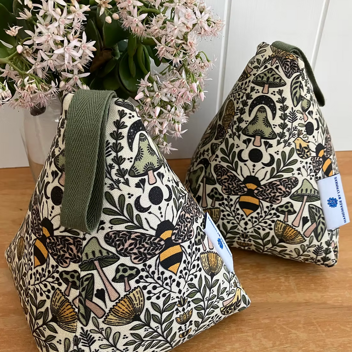 Handmade by Lynneke - Wheat & Lavender Door Stopper - Bee - Mediterranean