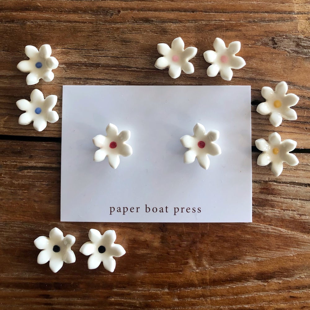 Paper Boat Press - Ceramic Daisy Studs